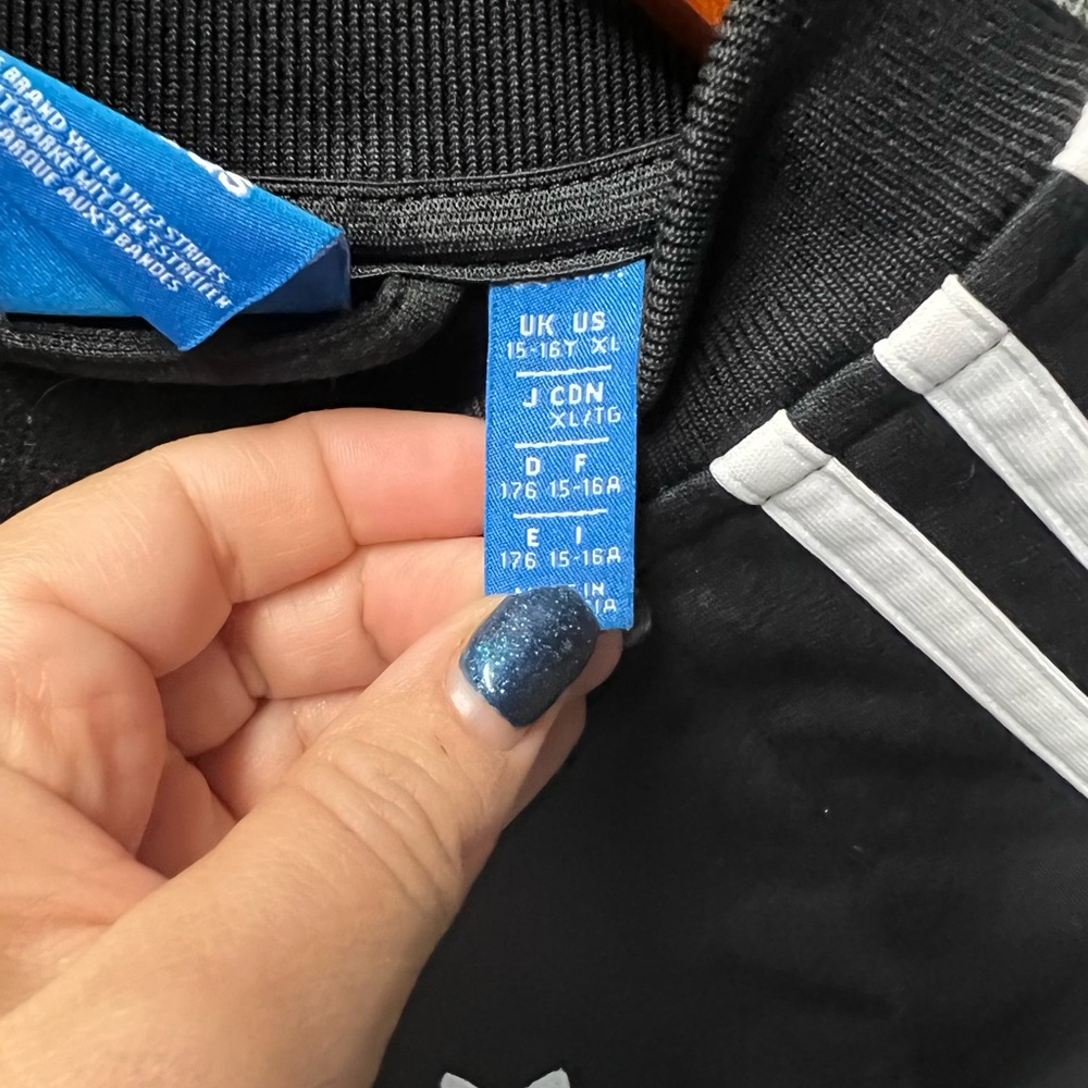Adidas jacket - Picture 3 of 4